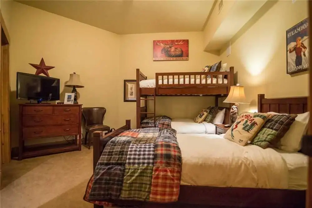 6308 Bear Lodge, Trappeur's Crossing Apartment 3