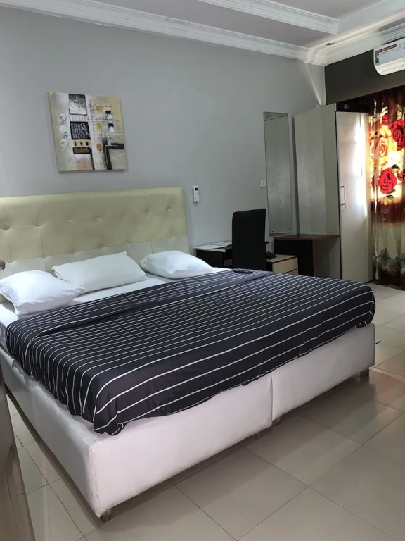 Pulville Boulevard Hotel