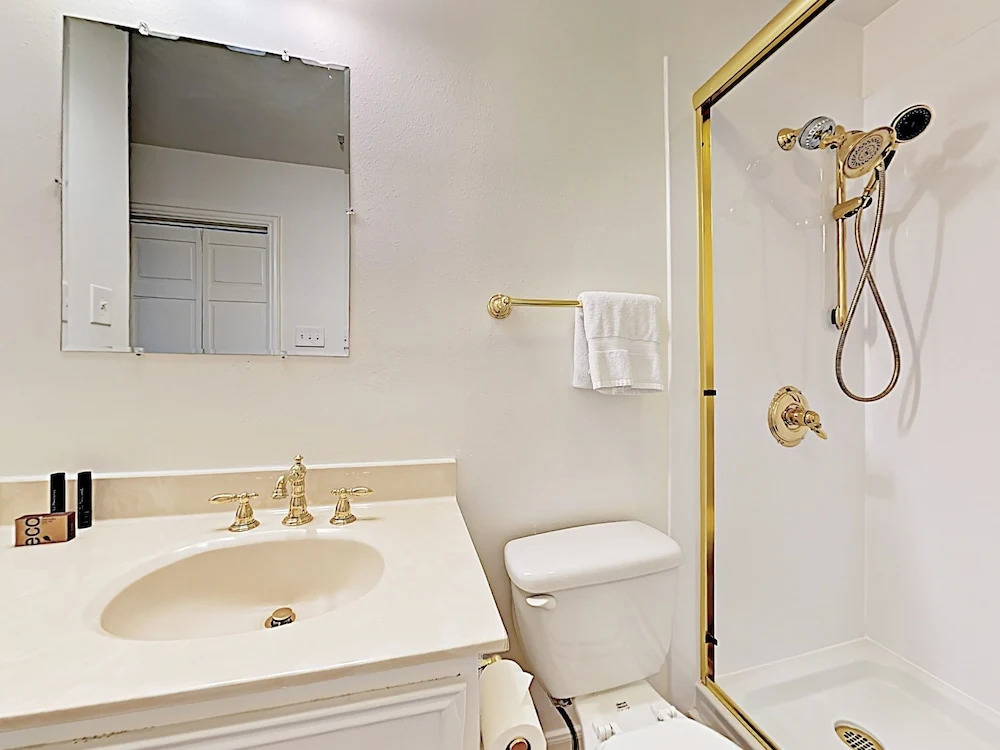 1802 Kinney Avenue Home 2 Bedrooms 2 Bathrooms Home