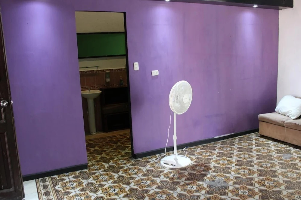 Hostal VELVET PLAZA