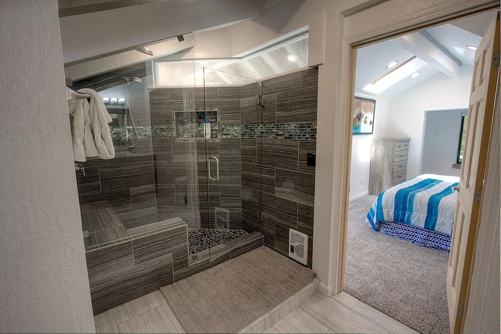 Snowbird Forest by Lake Tahoe Accommodations