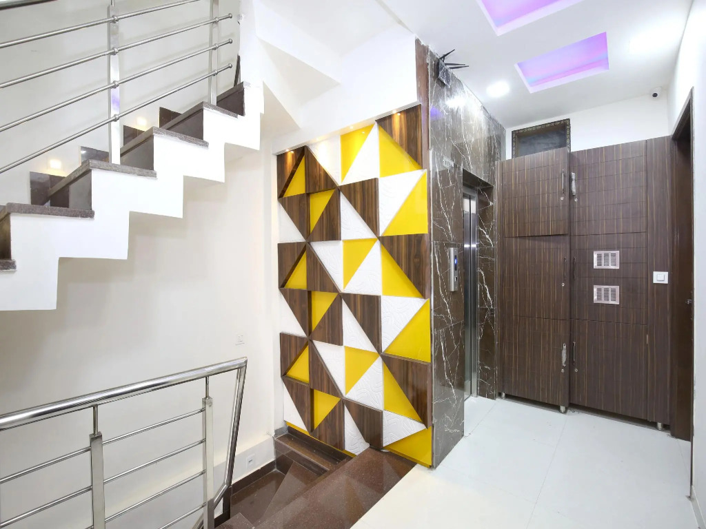 OYO 16341 Hotel C7
