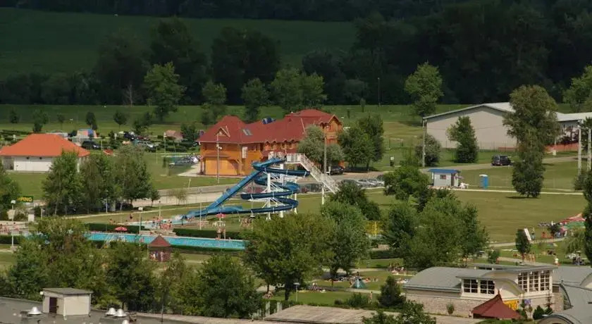 Tisza Panzió és Apartman