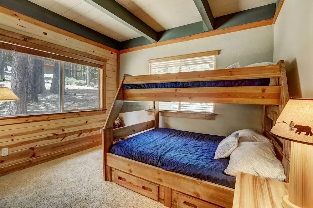 Bear Pause 4BR Large Deck & Balcony