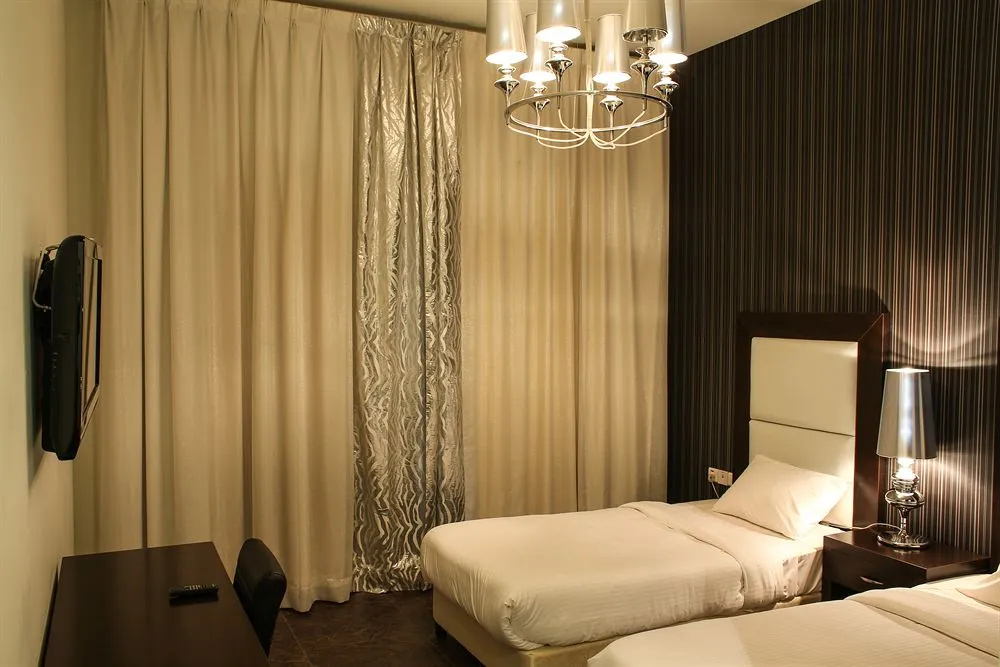 Loumage Hotel & Suites