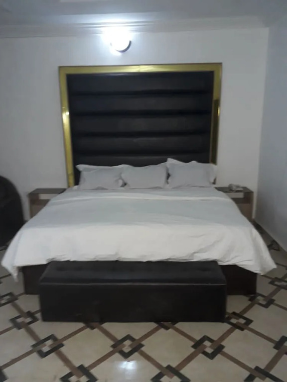 AFRICAN PRINCESS HOTEL, New Haven