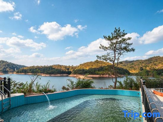 Guangzhou Huguang B&B