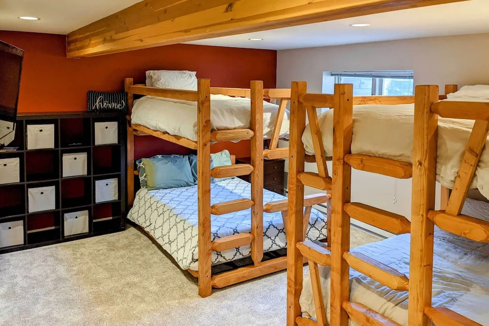 Cozy Edwards Townhome: 6 Mi to Beaver Creek!