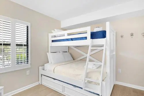 115 COV BEACH DAZE OCEANFRONT CONDO