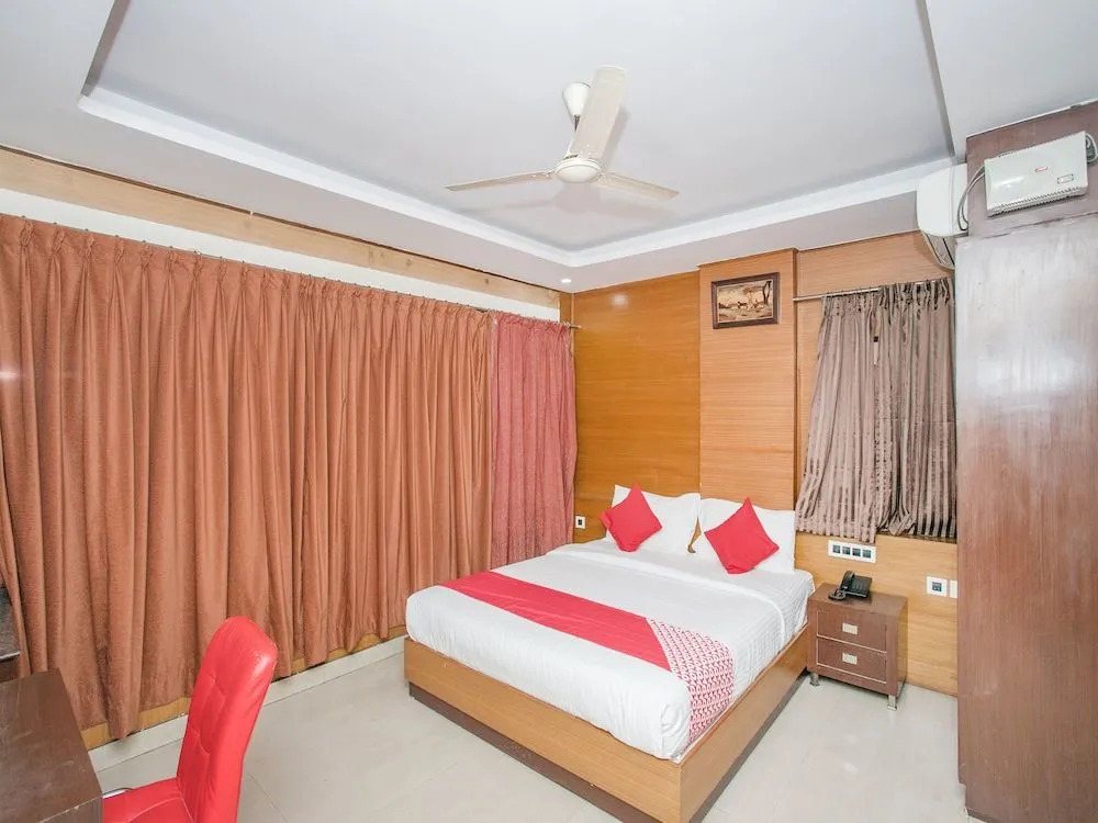 OYO 14204 Regal Residency