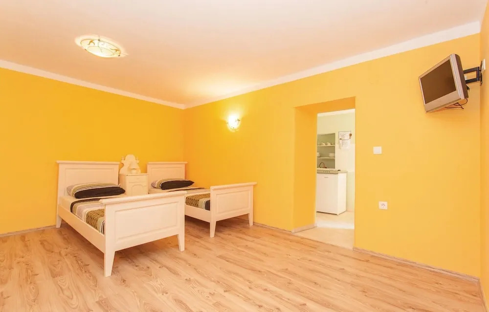 Awesome Apartment in Omisalj With