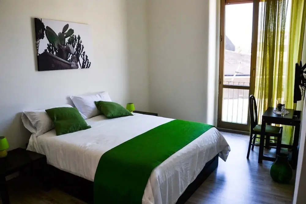 Ficurinia Guest House