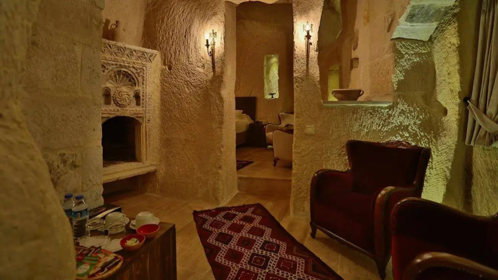 Acropolis Cave Suite