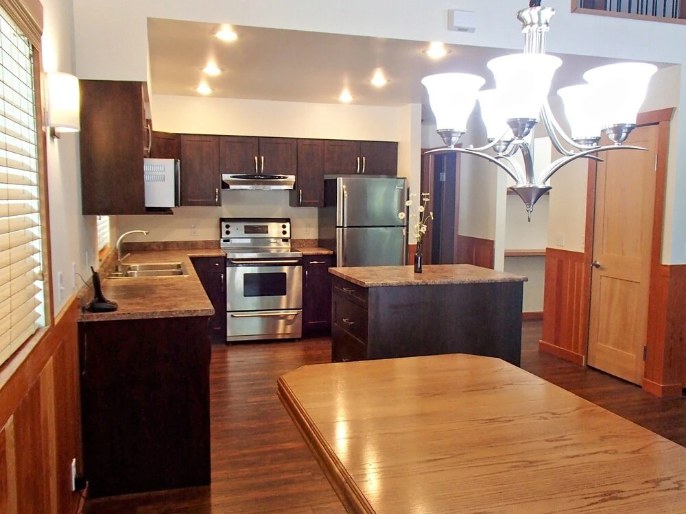 Mt Baker Lodging Cabin 2 - New 4 Bedroom, 2 Bath That Sleeps up to 10-persons