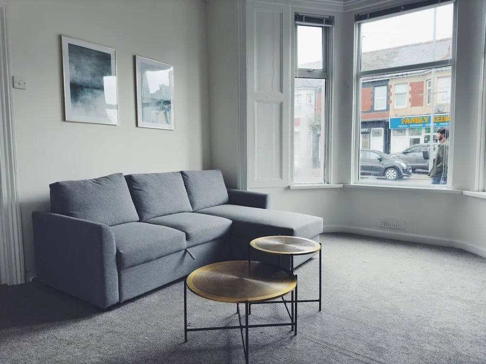 Spacious 3-bedroom Home in Newport Dive Into City Living at 96 Caerleon Road