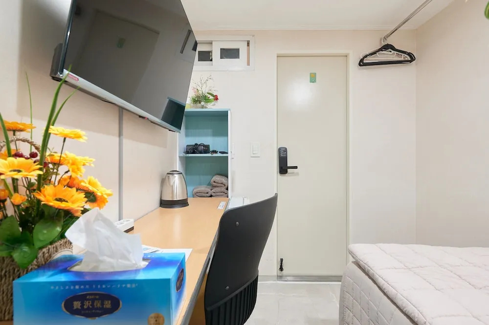 Snowflower Guesthouse