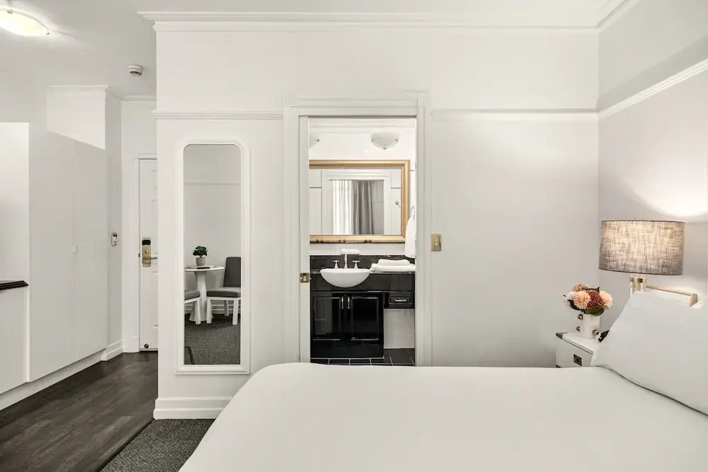 Studio Stay in Brisbane CBD Hotel Building