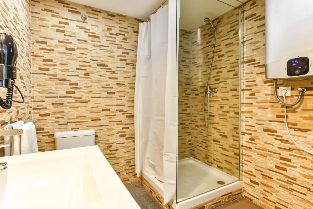 Laramond Barcelona Rooms
