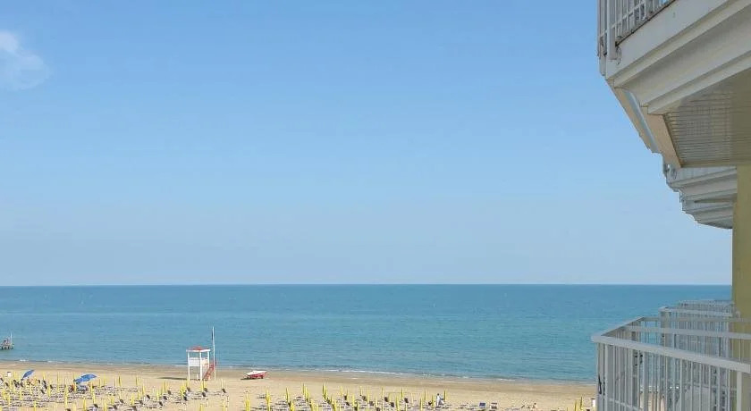 Termini Beach Hotel & Suites