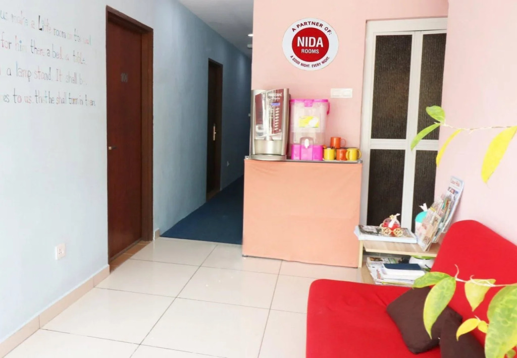Colour Hotel