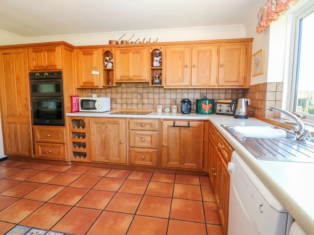 Charming 2 Bed House Near Rhoscolyn,discounts FOR