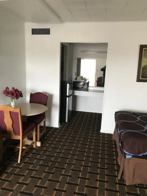 Village Inn Salina