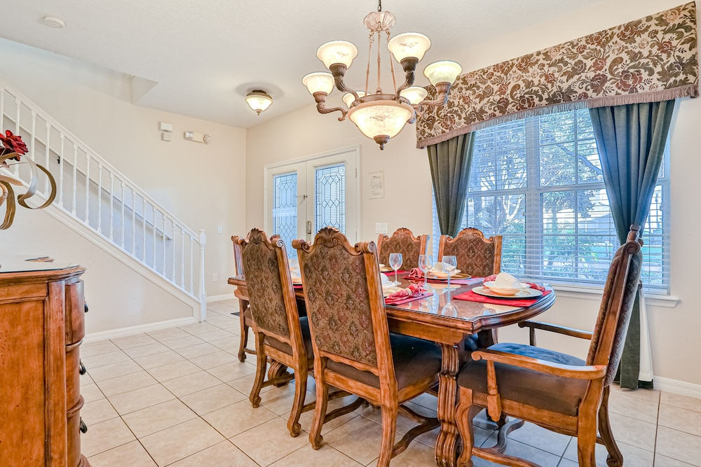 Spacious and Inviting Home With Private Pool, Central AC, and Washer/dryer