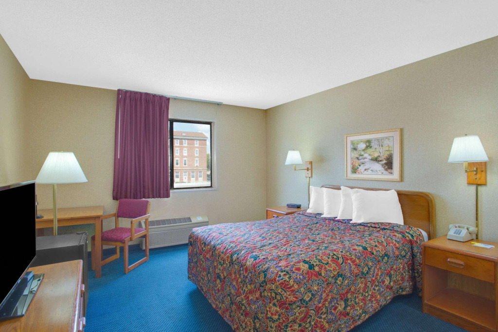 Days Inn by Wyndham Auburn/Finger Lakes Region