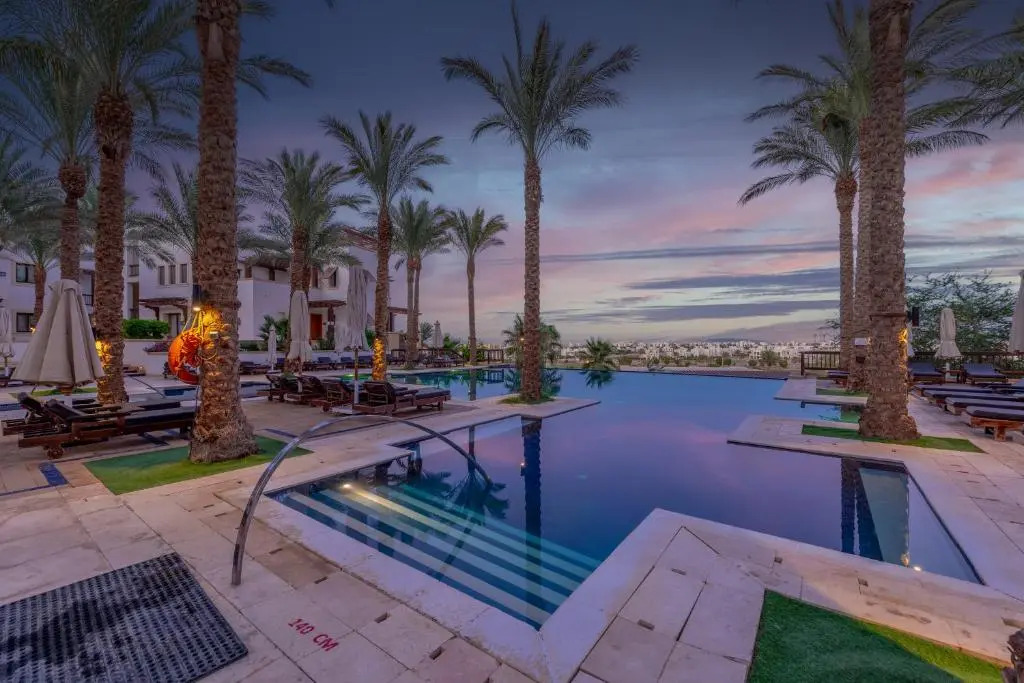 Classy 1-Bedroom Apartment in Ancient Sands with Pool View