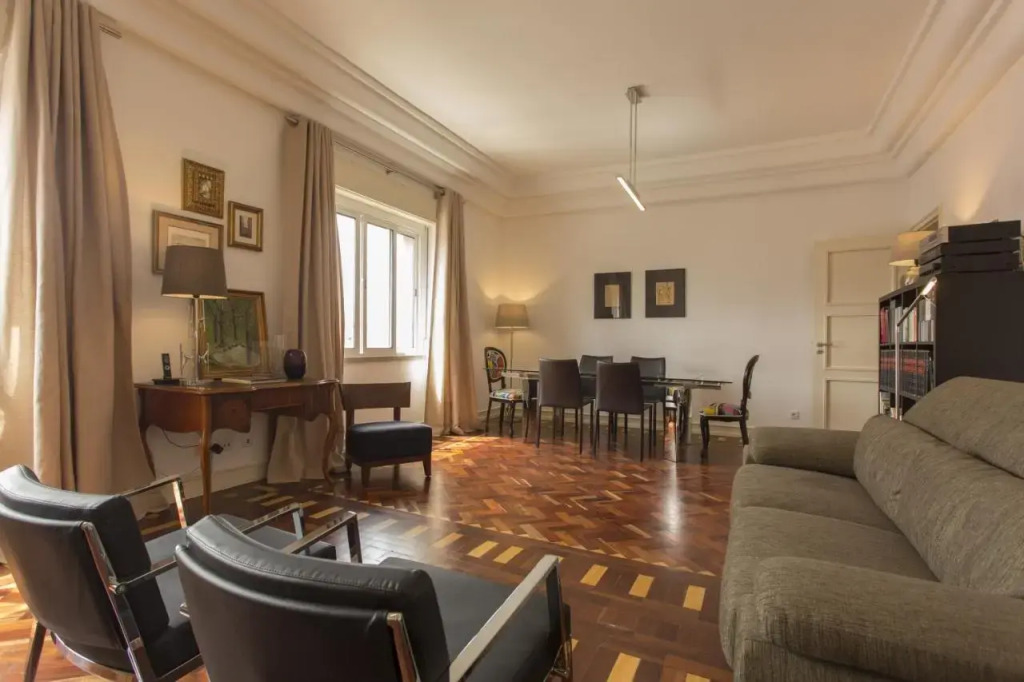 Gaspar House in Areeiro by Hosty