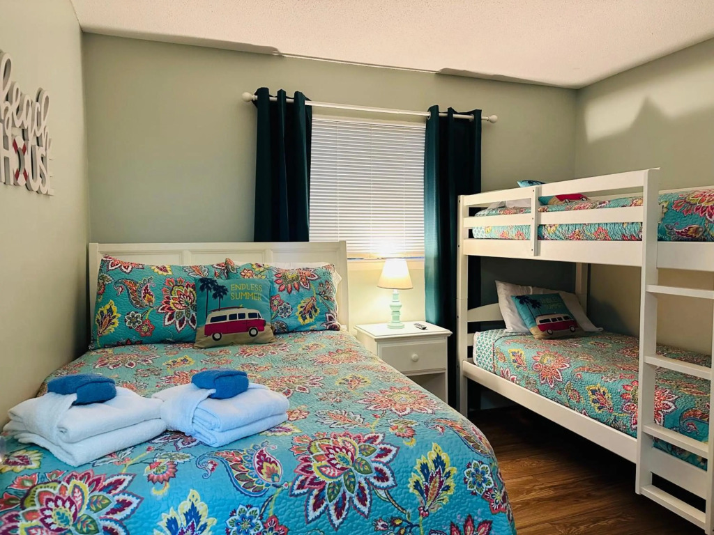 2 BR/BA Condo - Boardwalk to Beach. 3 Pools. Tennis Courts
