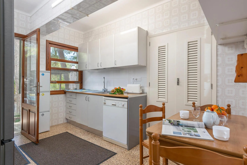 OMBRA DE PINS - House with terrace and 400 metres from the beach Free WiFi