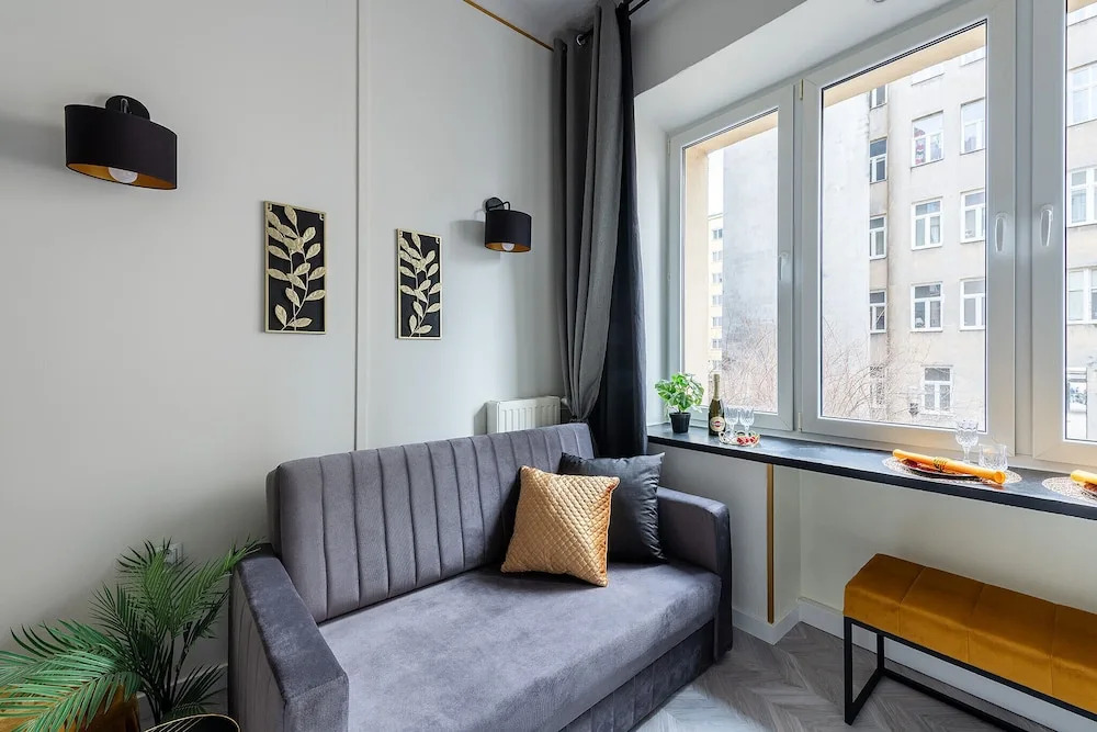 Sienna Modern Studio by Renters