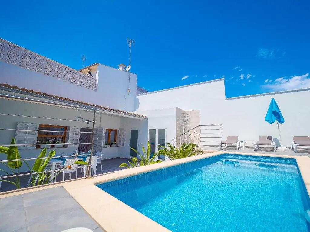 Apartamento Piscina Muro