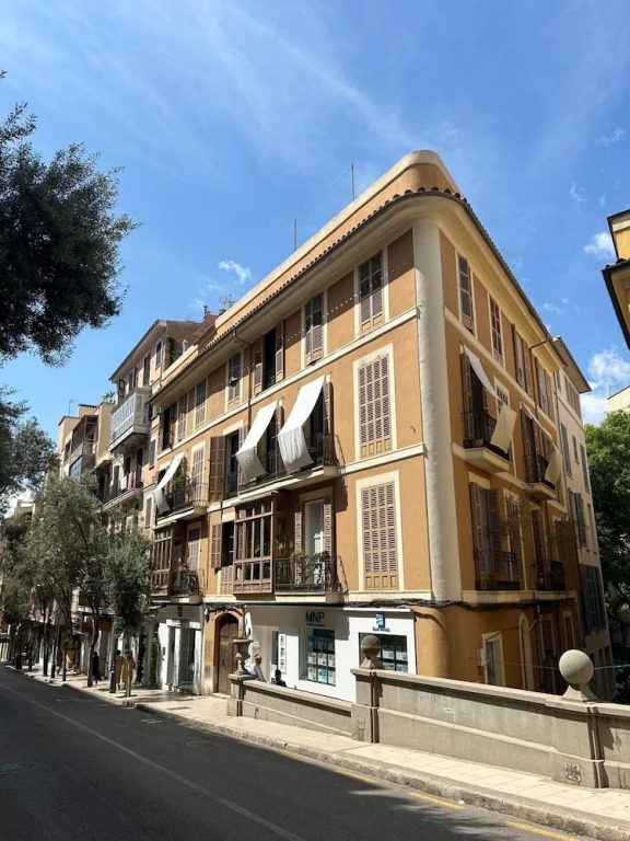 Dog Admiral - Urban Guest House