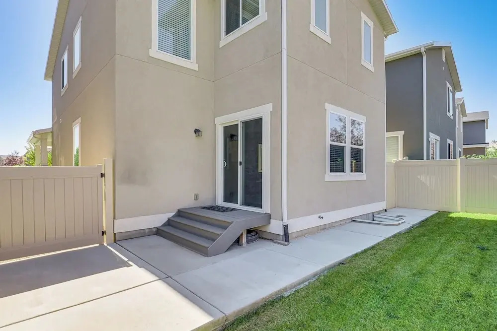8 Mi to Loveland Aquarium: Mtn Home in Herriman!