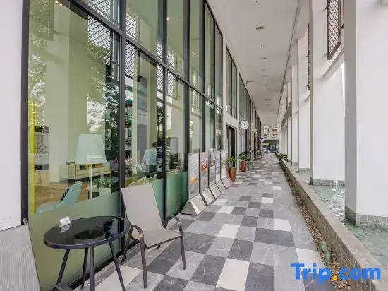 The Astra Sky River 1419 - Super Deluxe 1BR City View Rooftop Infinity Pool