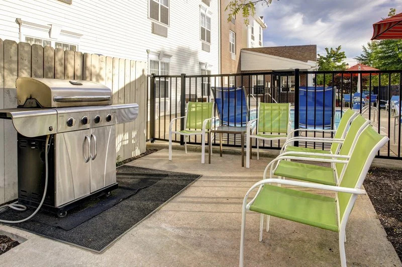 Birch Hills Suites - Blue Ash