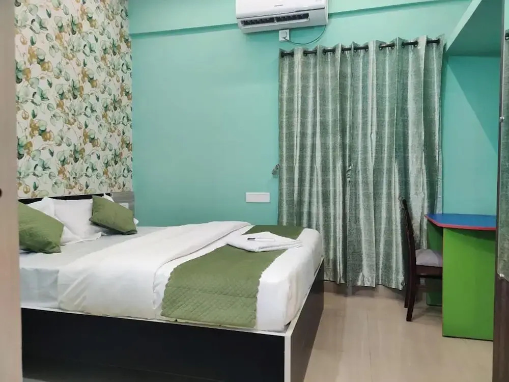 Hotel O Unique Shravanya Comforts & Lodge