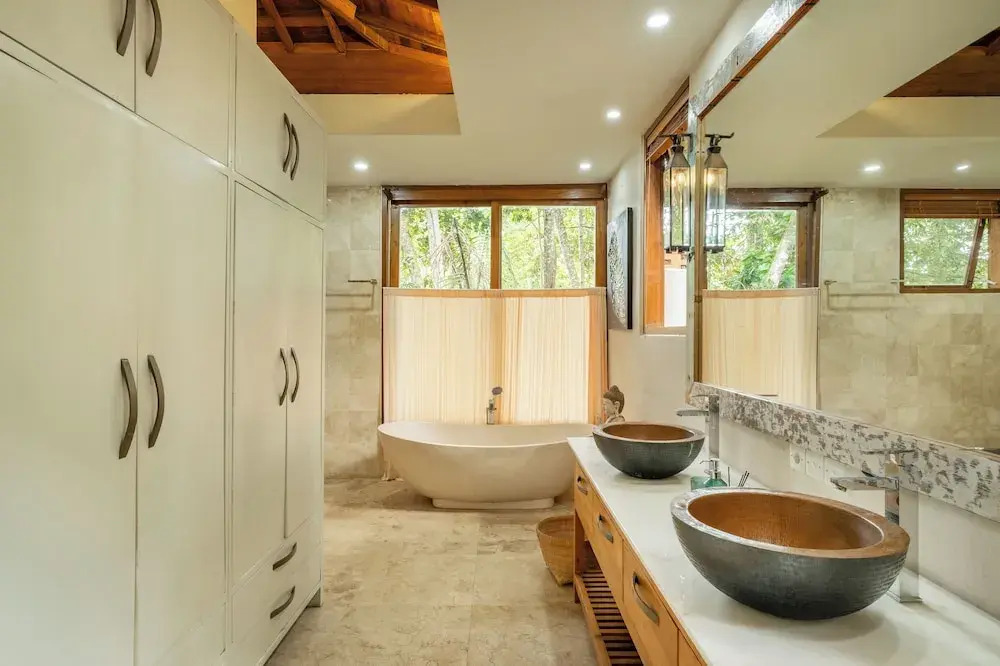 4BR Nature Retreat-Pool, Sauna & Jungle Views