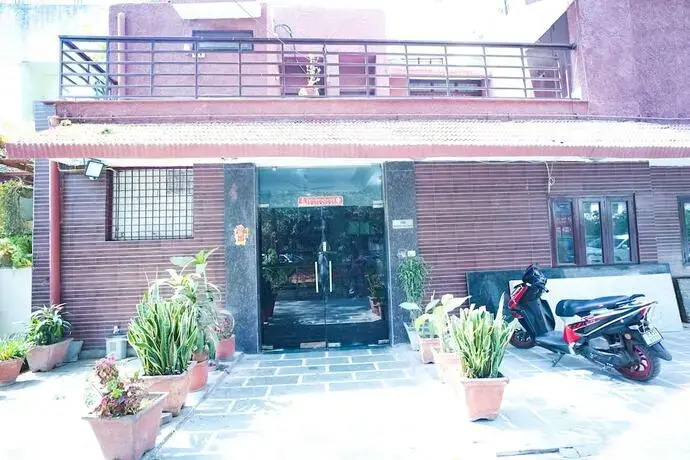 Roomshala 011 Hotel Oscar