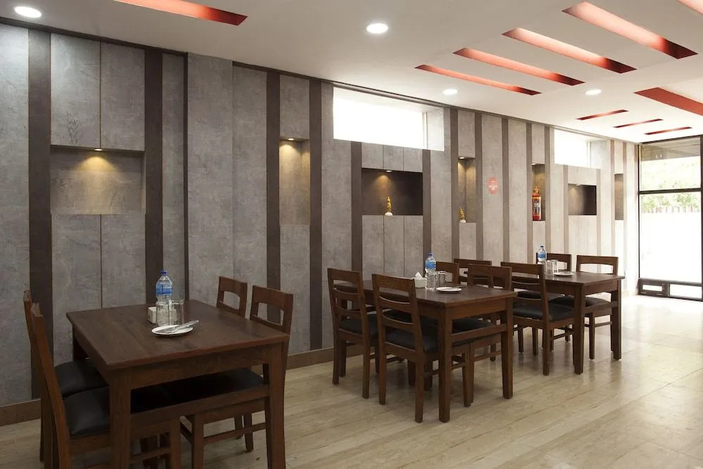Oyo 370 Hotel Devdaha And Restaurant