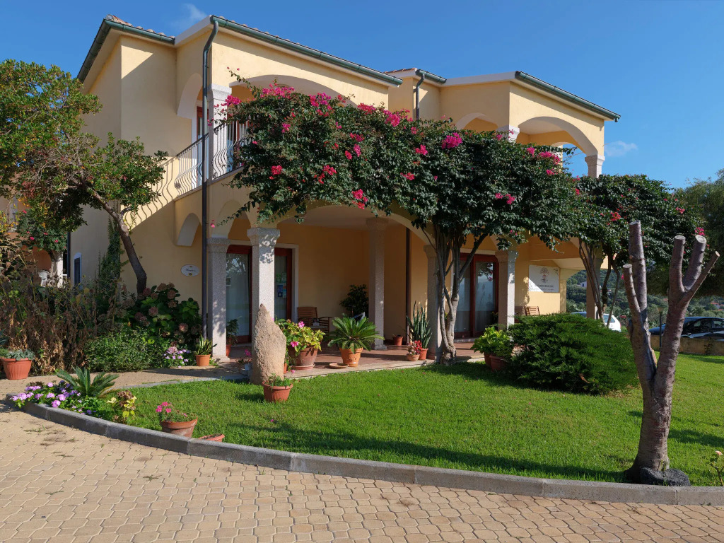 Apartment in Bageis with barbecue