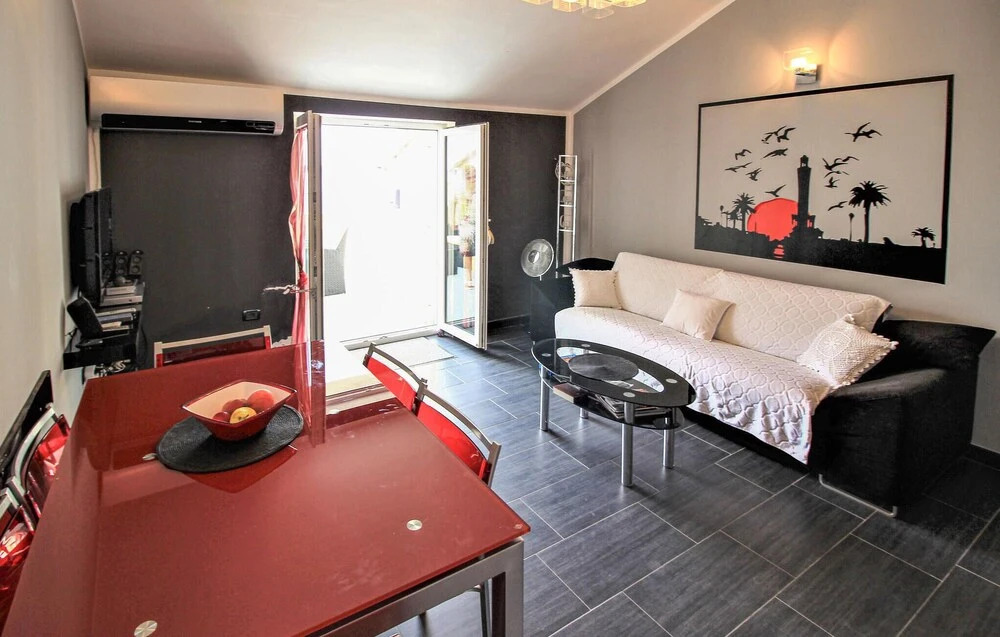 Beautiful Apartment in Mandre With 2 Bedrooms, Wifi and Indoor Swimming Pool