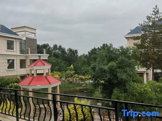 Zhangye Lushuiwan Lakeside Hotel