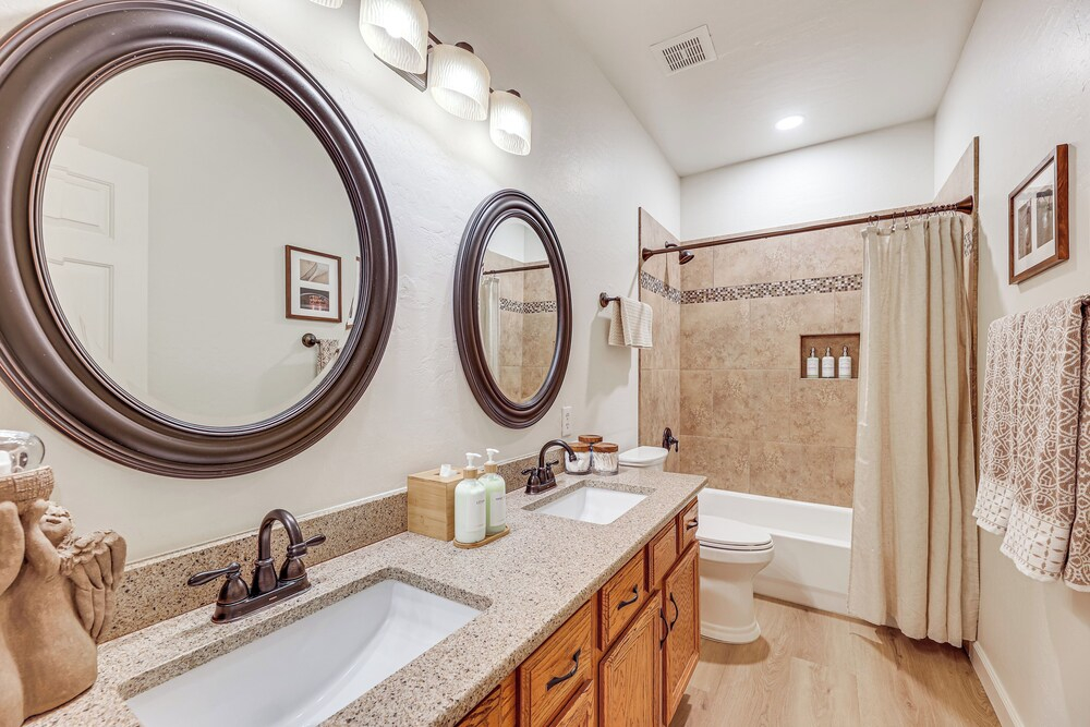 Extended-stay Oasis: Gilbert Getaway w/ Office!