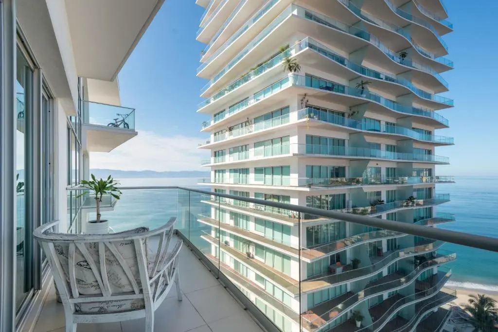ICONTower2-1401 Icon - Panoramic Views Ocean, Beach, Best Pool