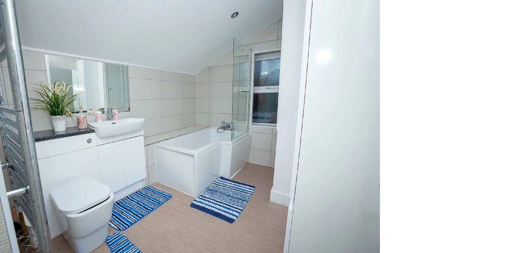 Spacious Home for Groups With Parking