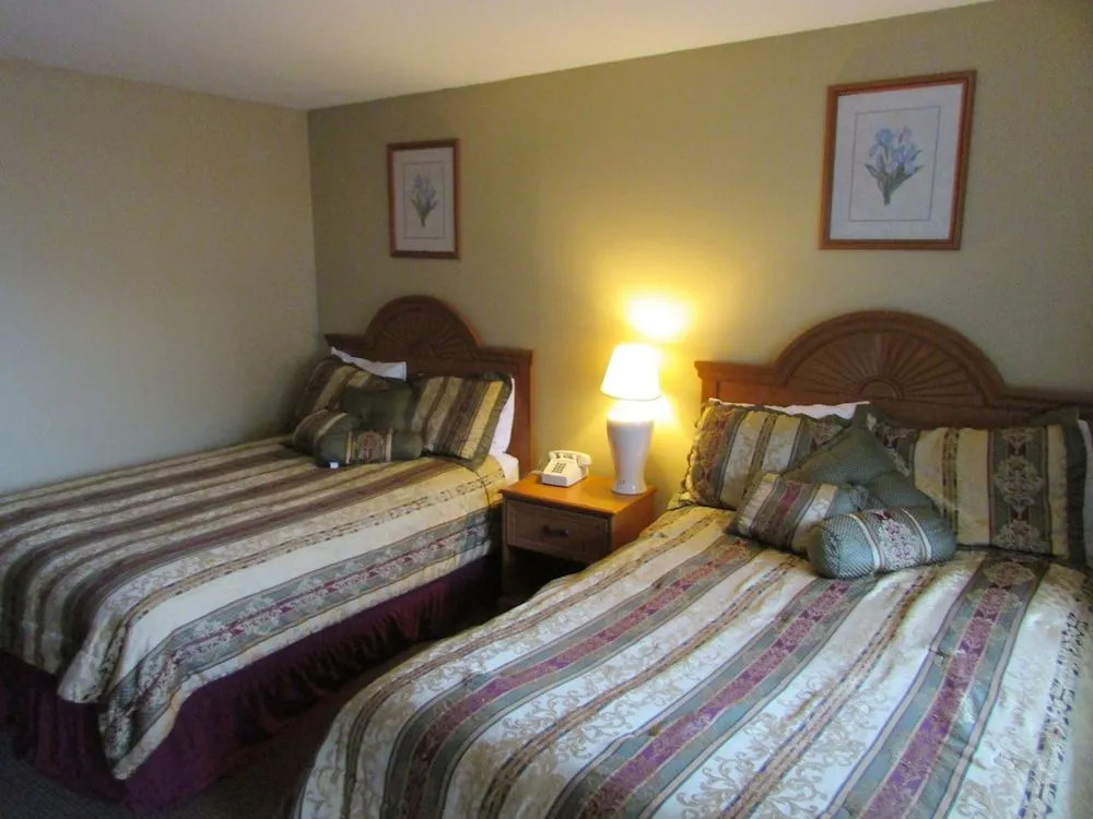 The Lake George Inn