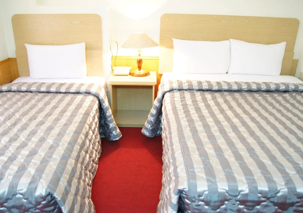 Famouse Hotel